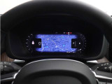 Google アシスタントを呼べば、友人や家族、会社の同僚への連絡や、車内環境の調整も思いのまま。ルート案内やエンターテイメント機能を利用する際も、ステアリングから手を離す必要はありません。
