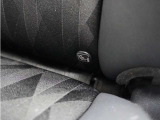 ◆ISOFIX◆シートベルトいらずでチャイルドシートと固定金具を連結するだけでガッチリ固定できます。