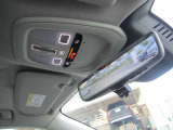 ルーフにあるON CALLボタンとSOSボタンは、車両が始動しない場合、パンクした場合、または事故に遭った場合などに支援の要請に使用できるため安心感を高めることができます。