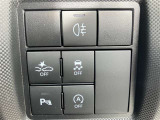 しっかりまとまった感の運転席操作部。各操作スイッチなども使いやすい位置に配置されていますよ!