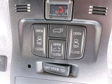 両側電動スライドドアを装備しています。狭い駐車場でも安全に開閉でき、さらに間口が広く乗り降りもし易いですよ。