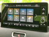 各種設定や交通情報、テレビ、Bluetoothオーディオなどのメニューをまとめて表示。画面上のアイコンから必要な項目を見つけやすく、日常の操作をスムーズに行えます。