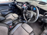 金融機関でオートローンをご予定のお客様、 メーカーファイナンス、MINI JAPAN ファイナンスのローンプログラムをご存知でしょうか?