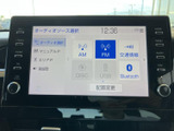 AM・FMや交通情報に加え、ディスク、USB、Bluetoothなどの選択肢が画面に表示され、聴きたい音源を確認しやすい構成です。日々の移動に合わせて、使い分けをご検討いただけます。