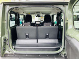 【シートアレンジ】人をお乗せの際は座席、荷物を載せる際は荷室として、用途に合わせて切り替えができます。