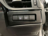 ハンドルの右奥には各種スイッチがございます