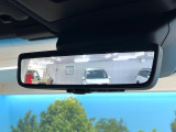 【デジタルインナーミラー】後席の大きな荷物や同乗者で後方が確認しづらい時でも安心!カメラが撮影した車両後方の映像をルームミラー内に表示。クリアな視界で状況の確認が可能です!