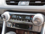 オートエアコンで車内はいつでも快適です♪