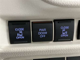 両側電動スライドドア
