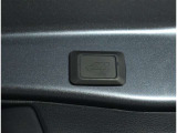 パワーバックドア装備!リヤゲートのスイッチを押すだけでバックドアが閉まります!運転席周りからも開閉の操作ができます♪