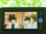 停車中にテレビ映像を楽しめる画面を備えています。映像が見やすく表示され、休憩時間などに車内で過ごすひとときの楽しみとして活用いただける装備です。