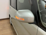 国道1号線沿い(京都方面)にございます。公共交通機関ですと京阪電車「枚方市」(京橋から特急で1駅)よりバス「国道池ノ宮」徒歩約5分です。