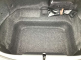 独立型トランク。2人分の荷物をしっかりと載せられること。それは「2シーターのオープンスポーツカー、マツダロードスター」であるために、初代からのゆずれない価値なのです。