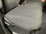 現車にて焦げ穴ご確認ください。