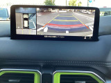 360度ビューモニター付きバックカメラで駐車のらくらくです。