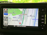 地図を画面に表示でき、現在地や周辺の道路を確認しやすい仕様です。行き先を確認しながら移動したい方にも便利で、日々のお出かけをサポートします。