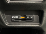いまや快適なカーライフに欠かせないETCが付いています。