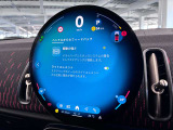 デジタルスピードメーター、航空機のコックピット操作箇所と同じ配色で目が疲れにくいように設計されてます。