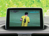 テレビ番組を映し出せる画面を備えています。停車中の休憩時間などに映像を視聴でき、車内で過ごすひとときをより楽しめます。画面の表示も見やすく、操作時に内容を確認しやすいです。
