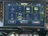 カーナビは、Bluetooth、ブルーレイ対応のメモリーナビが装着されています。