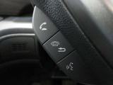 ステアリングスイッチは前方から目を離すことなく操作することが可能。わき見運転の防止に。