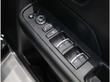 運転席のみAUTO機能付きのパワーウインド