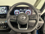 運転支援・プロパイロット搭載。設定した速度で定速走行でき、先行車に自動で追従走行も可能です。