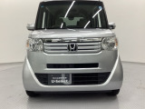 自社整備工場で点検整備をおこなってからお渡ししています。車検が残っている場合は『12ヶ月点検整備』を、車検整備付きの場合は『車検整備』をおこないます。整備費用は車両本体価格に含まれています。