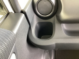 助手席側 カップホルダー