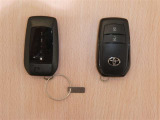 中古車としてスマートキーが2個あるのは重要なチェックポイント!「イモビライザー」内蔵のスマートキーは便利なのですメカニカルキーと比べて高価なのです。