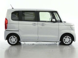 両側パワースライドドア付きだから、狭い駐車スペースなどでの 乗り降りラクラク!小さなお子さまのいるご家庭には嬉しい装備。