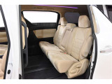 中古車をキレイで気持ちよくお乗りいただけるよう、エンジンルームからシートを外した洗浄まで、目に見えない部分も徹底的に洗浄しています!