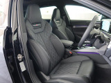 Audi車はどの車種も全てレザーハンドルです。そこにはAudiのこだわりがあり質感の高いレザーでしっかりと手に馴染み、高級感を演出します。