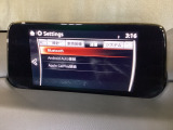 Bluetoothに接続することで、スマートフォンに入っている音楽アプリを車内で楽しめたり、通話が出来ます♪