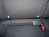 【ISOFIX(アイソフィックス)】お子様がいらっしゃるご家庭は必見!後席にチャイルドシートを直接金具に固定出来るISOFIX規格対応の座席です♪シートベルトのみを使用しての固定よりも安定します!