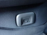 ☆助手席シートバックに急速充電可能な2.4AのUSBポートをご用意。移動の時間をムダなく使って、USB対応機器をスマートに充電できます☆