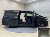 スライドドアは子供やお年寄りでも乗り降りしやすい!狭い場所に駐車した時、壁や隣の車にドアをぶつける心配もありません。雨の日で濡れにくく、お子様のいるママにもおススメな機能です!☆両側電動です♪☆