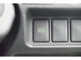 オートハイビーム切り替えスイッチです。車、人を認識して自動でヘットライトをハイビーム、ロービームに切り替えしてくれます。