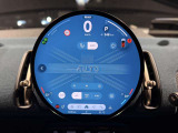 ナビやメディア、空調操作を直感的に楽しめる円形有機ELディスプレイ!ARナビや音声操作にも対応し、円形デザインが車内の主役に。見るたび、使うたびに気分が上がるMINIらしい演出です!