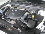 優れた燃焼効率やエンジン各部の軽量化によりディーゼルエンジンに抱きがちな「重い」「うるさい」「くさい」といったイメージを一掃。どこまでも走りりたくなるような、力強く軽快で、快適な走行性能を実現。