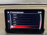 【マツダコネクト】ラジオ・テレビ/Bluetoothオーディオ、その他アプリケーションなどの機能で楽しむことができます。