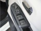 ◆パワーウィンドウスイッチ◆運転席から全席の窓の開閉操作を行うことが出来いつでも換気ができます!