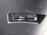 高速道路上に設置されたITSスポットと双方向通信を行うETC2.0ユニットは、ETC機能に加え、安全運転をサポートする交通情報を提供します。