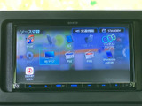 地デジやFM、AM、Bluetoothなど、選択できる音声・映像ソースが画面にまとまっています。使いたい項目を探しやすく、日常の移動中も好みに合わせたメディア選びに役立ちます。