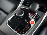 BMWライフをさらに素晴らしいものにするために、BMWカードもご用意しております。ご利用金額1,000円ごとに1ポイントたまります。BMW正規ディーラーでのご利用につきましてはポイントが2倍になります。