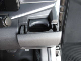 運転席側ドリンクホルダー画像です。
