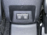 スマートフォンやお手持ちの機器のバッテリー残量が少なくなっても、運転中に充電ができるので安心ですね!