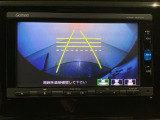 バックでの車庫入れも安心です! リアカメラが付いているバックモニター付のナビを装備しております。操作線もついており距離感も画面から確認できます。