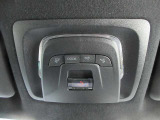 ルームランプで車内全体を明るく照らします♪