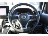 各種のコントロールスイッチが内蔵され、運転に集中できるステアリング。